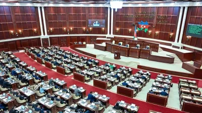 Milli Məclisin son plenar iclası başladı