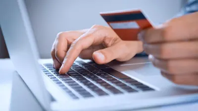 Bank kartlarından daha 5 min manat oğurlandı
