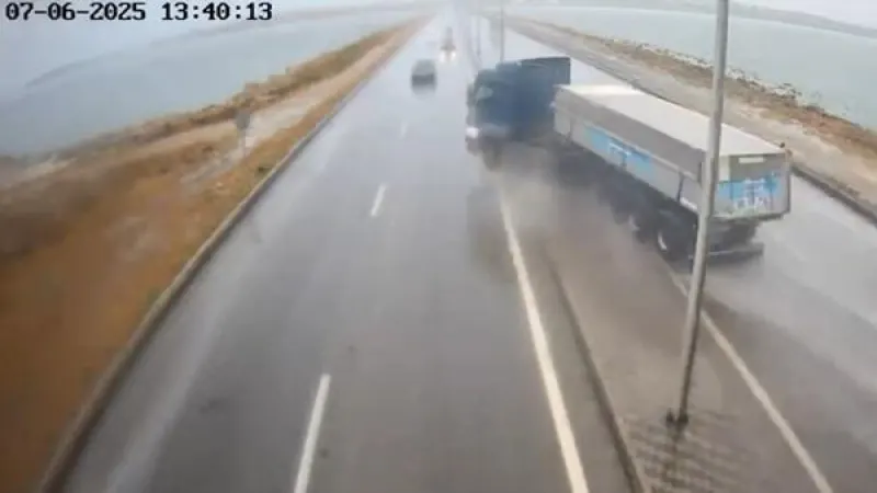 "KamAZ" VAZ-la toqquşdu: ölən var