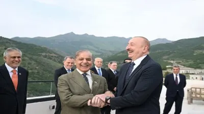 Prezident Şahbaz Şərifi Xankəndidə qarşıladı