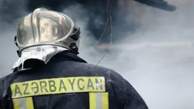 Sabunçuda ev yanıb