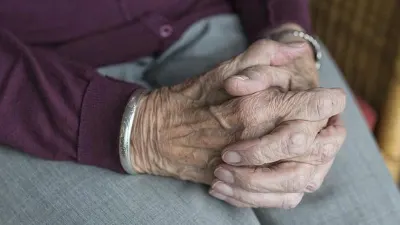 Parkinson xəstəliyinin ilkin əlamətləri aşkar edilib