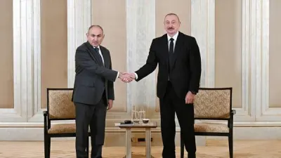 Əliyevlə Paşinyanın görüşü başladı