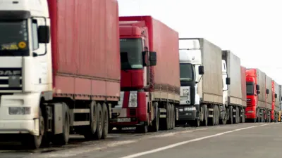 Maşınla yük daşıyan vergi ödəyiciləri üçün “Fərqlənmə nişanı” tələbi ləğv edilir