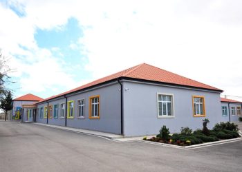 Xəzər rayonunda Heydər Əliyev Fondu tərəfindən yenidən qurulan məktəb istifadəyə verilib