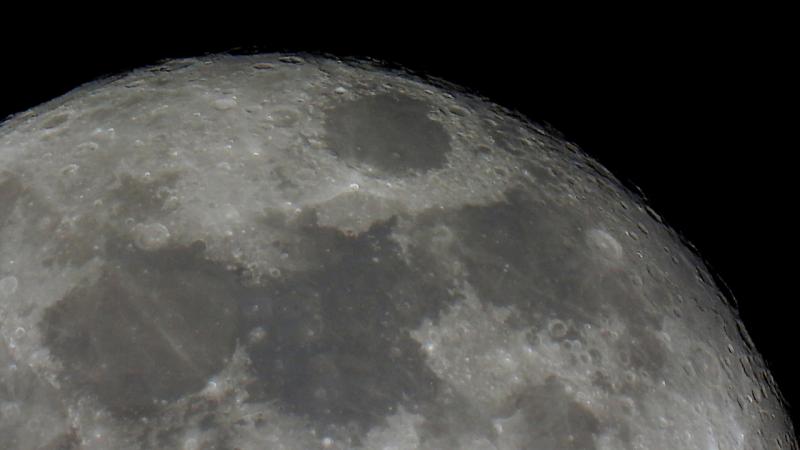 image-ay-moon-reu-1693323_1