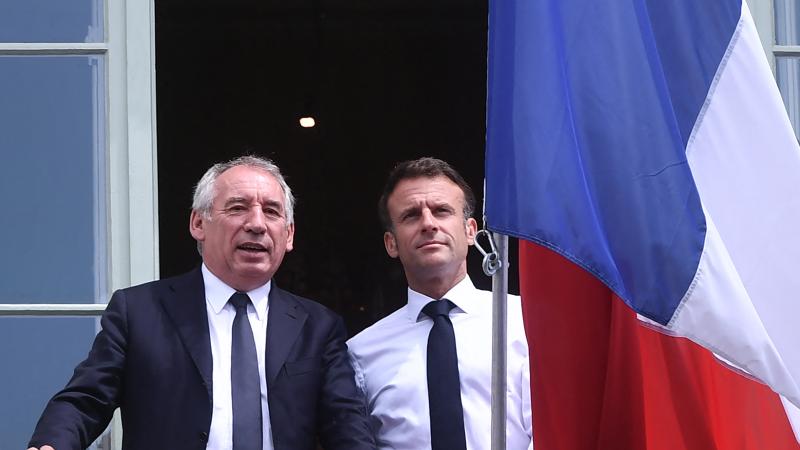 image-bayrou-macron-afp-2315636_1