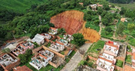 image-massive-sinkholes-put-amazonian-town-in-public-calamity-state