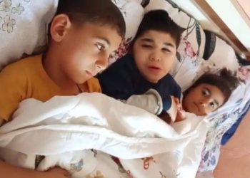 Əlil ana övladı üçün yardım istəyir: “Bəzən günlərlə çörək ala bilmirəm” FOTO VİDEO