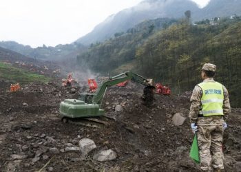 Çində torpaq sürüşməsi nəticəsində ölənlər var