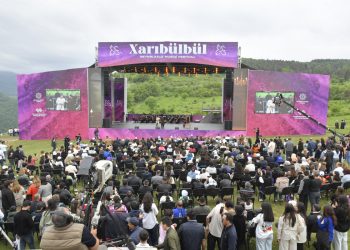 Şuşada “Xarıbülbül” festivalının açılışı oldu