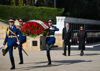 Prezident İlham Əliyev və Mehriban Əliyeva Şəhidlər xiyabanını ziyarət ediblər – FOTO