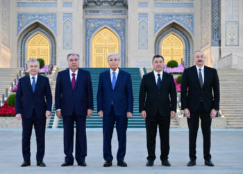 Prezident İlham Əliyev Daşkənddə İslam Sivilizasiyası Mərkəzi ilə tanış olub