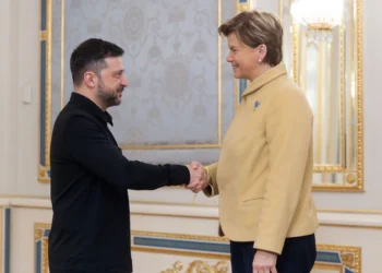 Zelenski və Latviyanın xarici işlər naziri Ukraynaya müdafiə dəstəyini müzakirə ediblər
