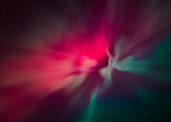 Alimlər Yer üzərində auroral zonaların əmələ gəldiyini bildirdilər