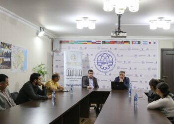 “Qərbi Azərbaycana qayıdış: hüquqi-siyasi imkanlar” mövzusunda dəyirmi masa keçirilib
