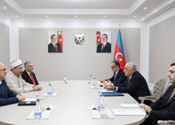 Əli Əsədov Türkiyə Diyanət İşləri İdarəsinin sədri ilə görüşdü