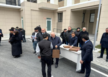 Köç karvanı Ağdam şəhərinə çatıb, açarlar təqdim edilib – YENİLƏNİB – FOTO