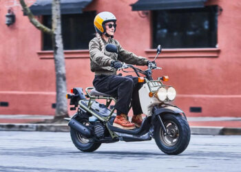 Azərbaycanda 3 ay sonra moped idarə etmək üçün sürücülük vəsiqəsi tələb olunacaq
