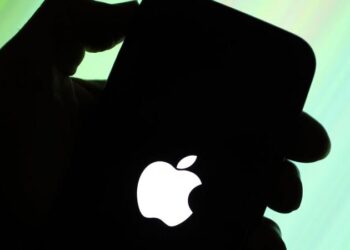Hindistanda “iPhone” ilə bağlı “məcburi GPS” müzakirəsi