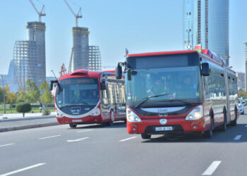 Bakıda marşrut avtobusu qadını vurdu
