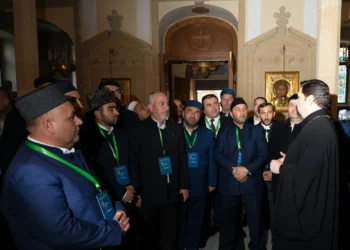 Azərbaycan Din Xadimlərinin II Forumunun iştirakçıları kafedral kilsə və sinaqoqun fəaliyyəti ilə tanış olublar