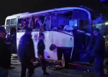 Türkiyədə ağır yol qəzasında onlarla insan xəsarət alıb