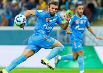 “Beşiktaş” “Zenit”in müdafiəçisi ilə maraqlanır