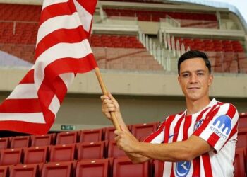 İtaliyanın üç nəhəngi 25 yaşlı futbolçu üçün mübarizəyə girdi