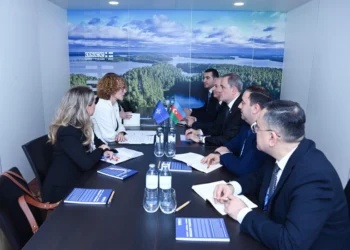 Ceyhun Bayramov NATO rəsmisi ilə regional və beynəlxalq təhlükəsizliyi müzakirə edib