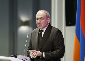 Paşinyan Rusiyaya gedir