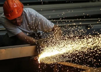 Əmək şəraiti ağır olan işçilər erkən pensiya hüququ qazana bilər