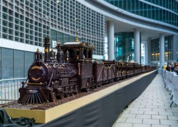 Milanda 55 metrlik şokolad qatarı Qinness Rekorlar Kitabına daxil olub