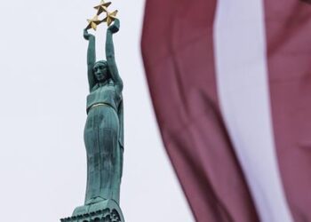 Latviya rusdilli radio yayımının dayandırılmasını təklif edir