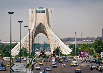 Bu ölkə vətəndaşlarını İrana getməməyə çağırdı