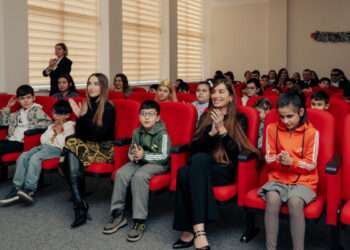 Arzu Əliyeva və Alena Əliyeva Sığınacaq və Sosial Reabilitasiya Müəssisəsini ziyarət edib