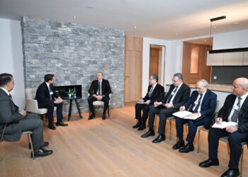 Prezident İlham Əliyev Davosda “Brookfield Asset Management” şirkətinin prezidenti ilə görüşüb