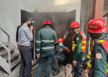 Pakistanda hoteldə yanğın zamanı iki nəfər ölüb