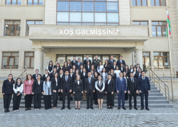Emin Əmrullayev Mərkəzi Aran regionu üzrə gənc müəllimlərlə görüşüb