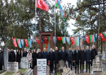 Azərbaycanın Türkiyədəki səfiri Məhəmməd Əmin Rəsulzadənin məzarını ziyarət edib