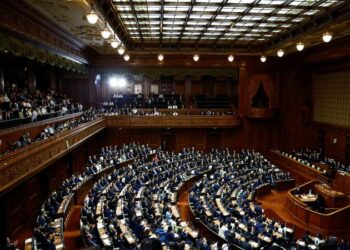 Yaponiya parlamenti erkən ümumi seçkilər üçün dağıldı