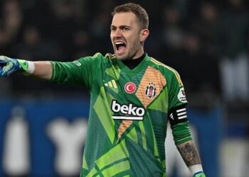 “Beşiktaş” Mərt Günokla yollarını ayırdı