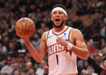 NBA: Son çempion səfərdə məğlub olub
