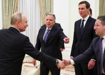 Trampın Putinlə görüşə göndərdiyi “3-cü şəxs” kimdir?