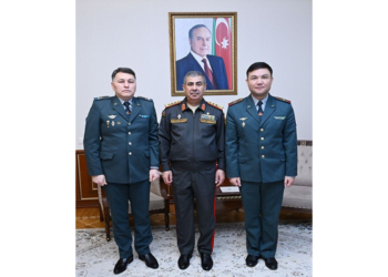 Zakir Həsənov Qazaxıstanın yeni hərbi attaşesini qəbul edib
