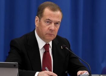 Medvedev: Kiyevə nüvə texnologiyalarının verilməsi dünya müharibəsinə açıq yol deməkdir