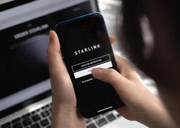İranda Niderland diplomatıdan “Starlink” modem götürülüb
