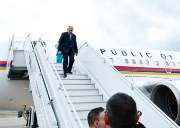 Nikol Paşinyan Polşaya səfər edib