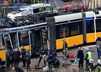 İtaliyada tramvay relsdən çıxıb, ölənlər var