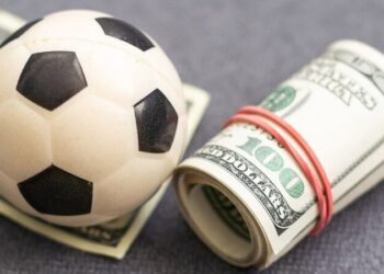Türkiyə futbolunda 66 milyon avroluq əməliyyat